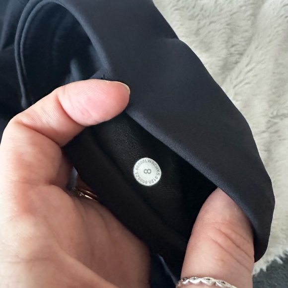 Lululemon leggings with knee slits - Picture 6 of 8